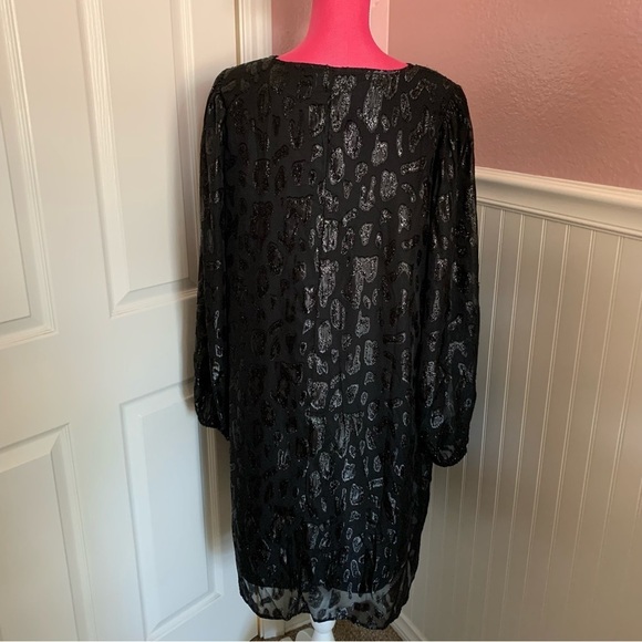 Long Sleeved Black V-Neck Subtle Animal Print Cocktail Dress, Bubble Sleeve, 2X - Picture 8 of 9